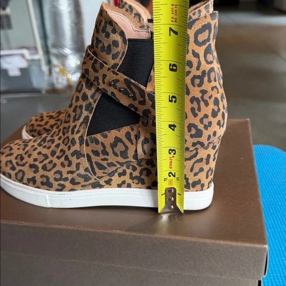 Paolo Leopard Print Wedge Sneaker Boot - Tan and Black size 8 1/2 - Picture 5 of 6